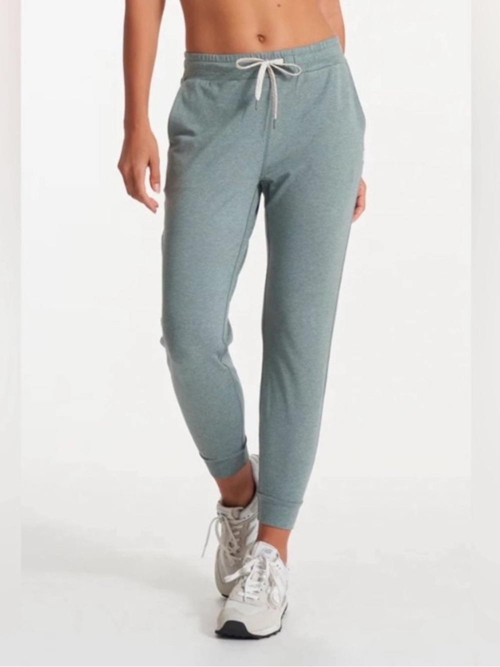 Vuori Performance Jogger in Heather Seafoam